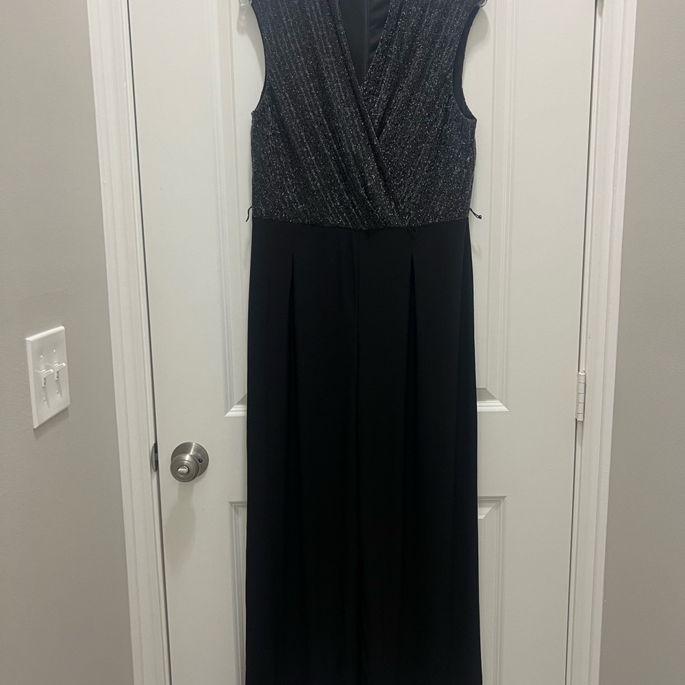 Elegant Black Metallic Bodice V-Neck Jumpsuit